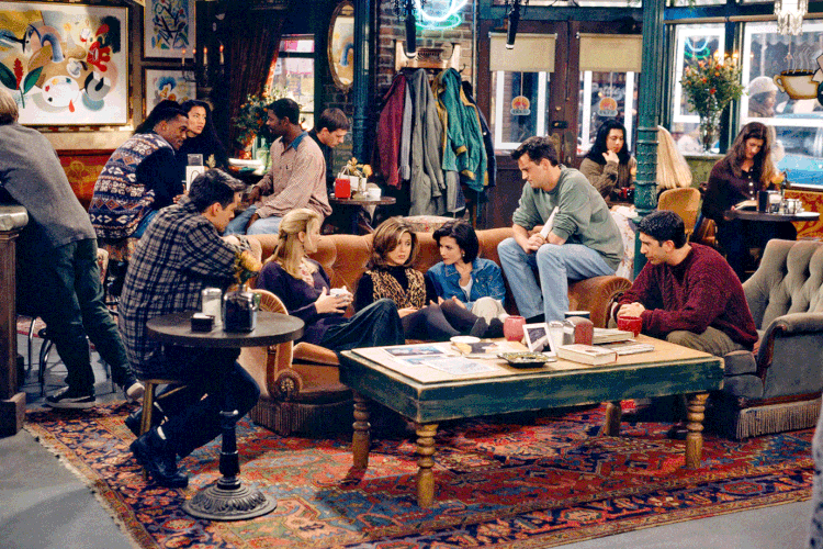 Friends: para comemorar os 25 anos da série, o famoso sofá viajará o mundo (PAUL DRINKWATER/NBC/NBCU PHOTO BANK/Getty Images)