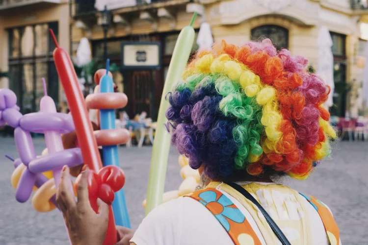 Cultura: A vacinação e a retomada das atividades presenciais impulsionaram a criação de novas vagas (Adriana Duduleanu / EyeEm/Getty Images)