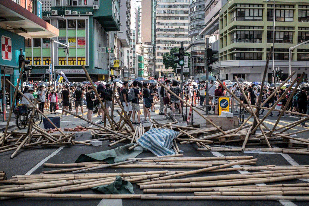 Hong Kong: 100 dias de protestos marcados por determinação e criatividade