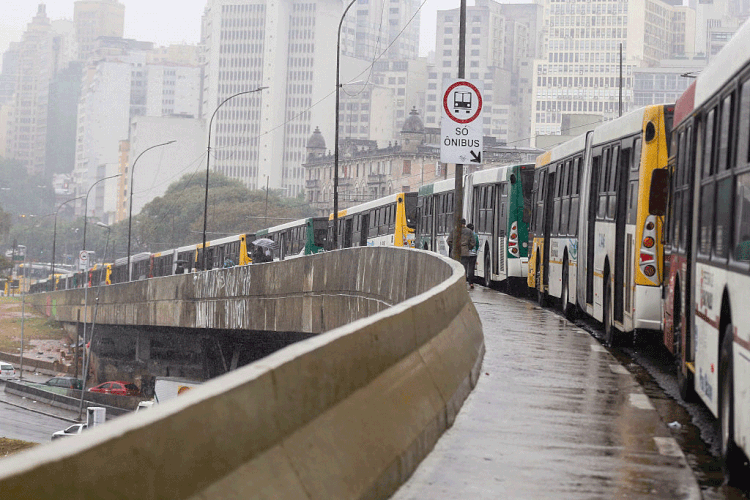 Ônibus: motoristas pararam ônibus em protestos em diversos locais da cidade (Vanessa Carvalho/Brazil Photo Press/LatinContent/Getty Images)