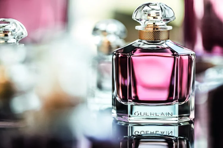 A carga tributária de perfumes (78,99%) só perde para a dos cigarros (83,32%) e é seguida por videogames (72,18%) (Guerlain/Divulgação)