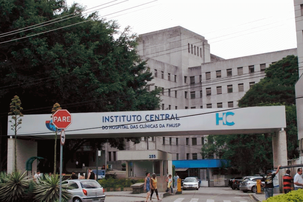 Hospital das Clínicas: cerca de 400 pacientes já foram transferidos (Maxpana3/Wikimedia Commons)