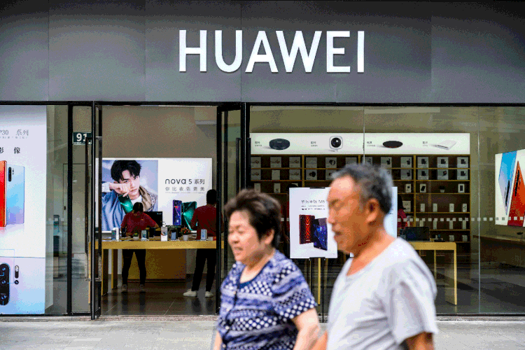 Huawei: chinesa está sendo forçada a pensar na viabilidade de seus próximos lançamentos com cautela (Alex Tai/Getty Images)