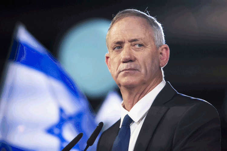 Benny Gantz: em um golpe duro para Netanyahu, que havia declarado vitória na eleição de 2 de março, 61 dos 120 membros do Parlamento expressaram apoio a Gantz (Amir Levy / Freelancer/Getty Images)