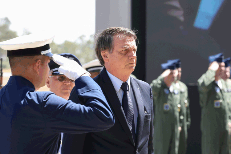 Jair Bolsonaro: minutos antes de se recusar a falar com a imprensa, presidente havia recuado sobre revisão do teto de gastos (Clauber Cleber Caetano/PR/Flickr)