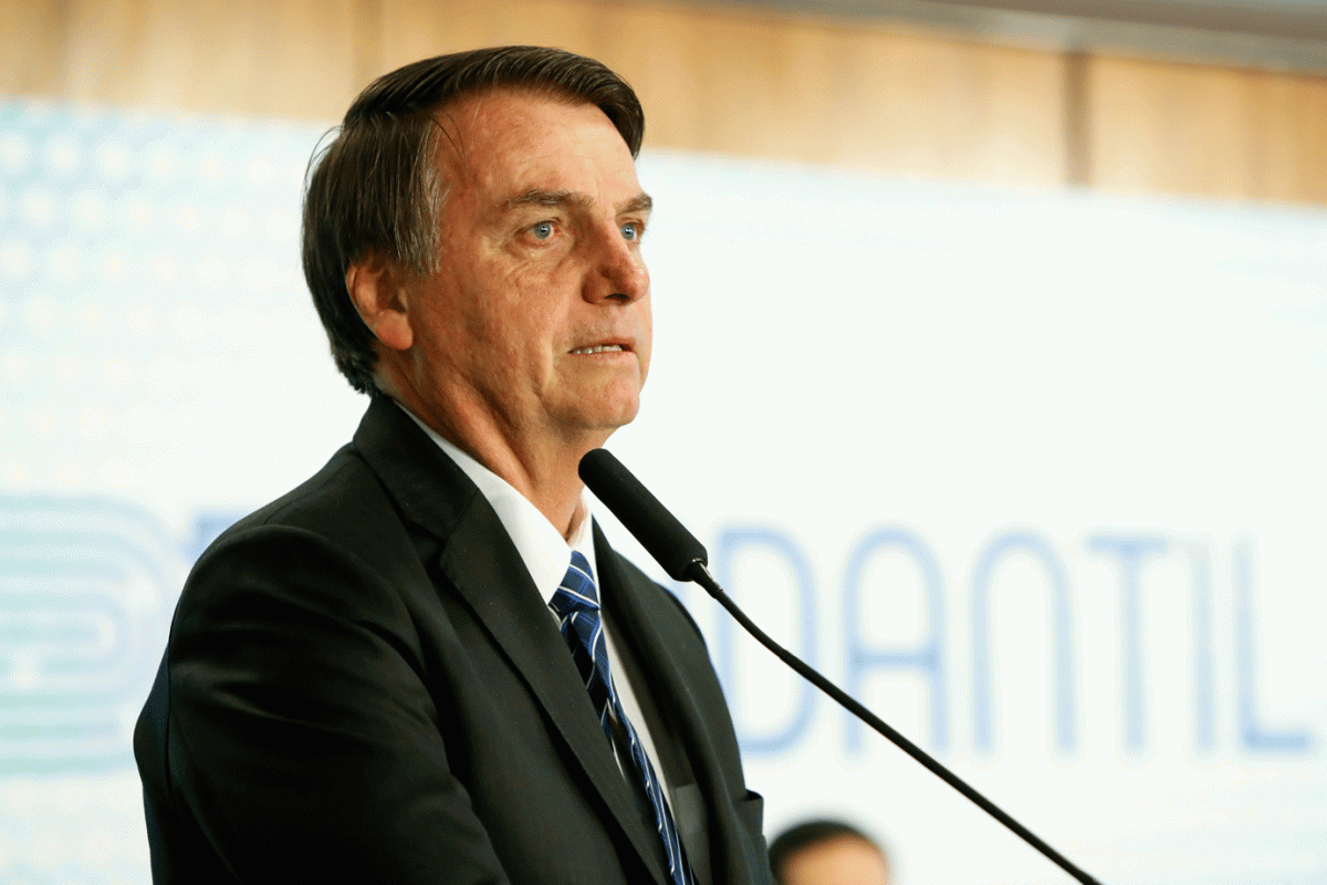 Bolsonaro afirma que, no xadrez do governo, a dama é a PGR