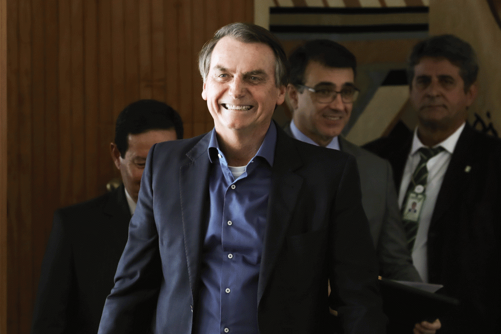 Bolsonaro contraria equipe econômica e nega fim de estabilidade a servidor