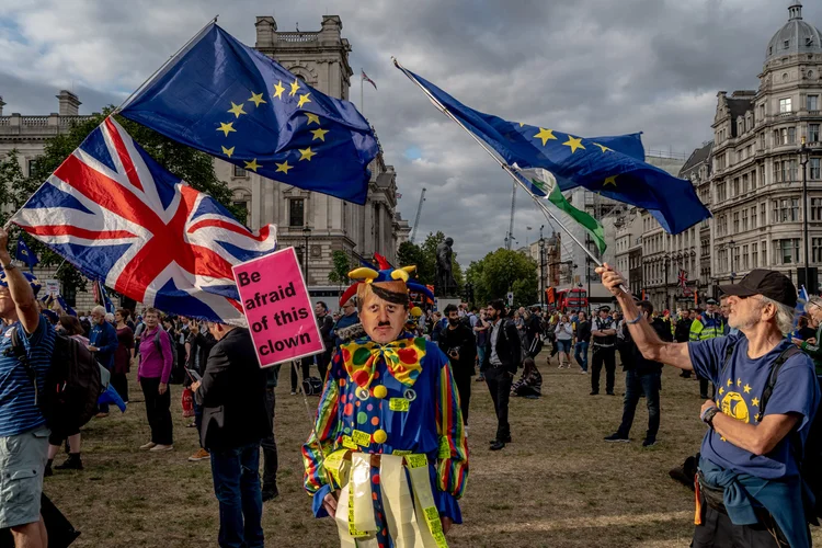 PROTESTO CONTRA O BREXIT: o governo Johnson não quer que o público saiba o que é provável que aconteça / Andrew Testa/The New York Times