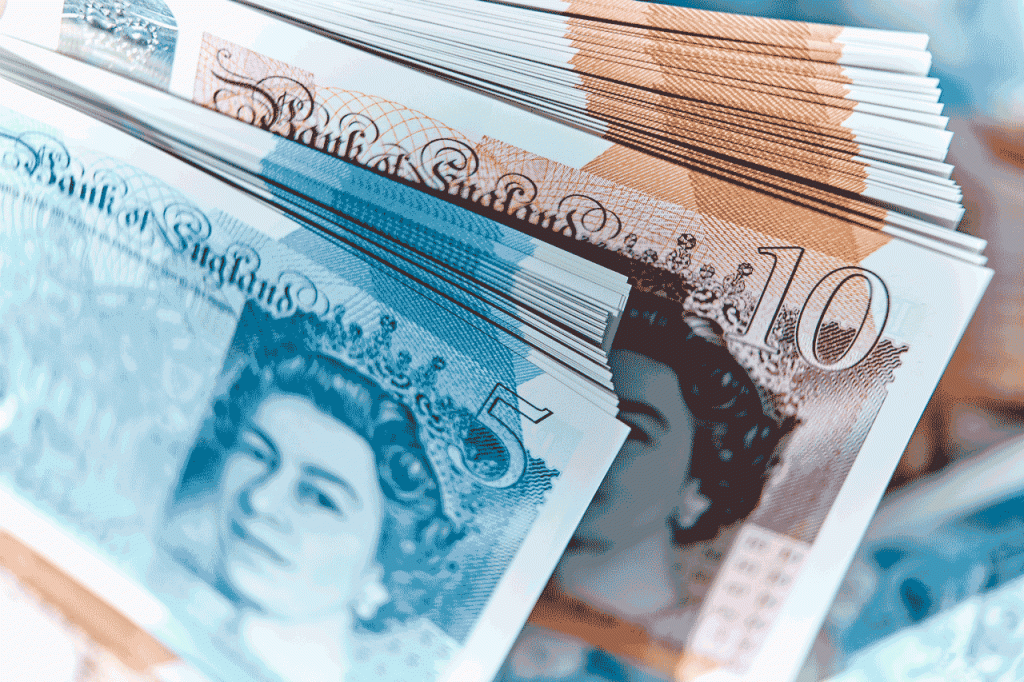 Libra esterlina: banco central inglês vai ajudar a financiar enormes planos de gastos do governo com o Covid-19 (Caiaimage/Adam Gault/Getty Images)