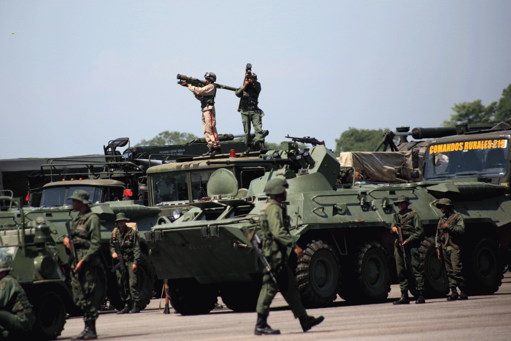 EXÉRCITO BRASILEIRO EM ALERTA NA FRONTEIRA DEVIDO A DISPUTA ENTRE