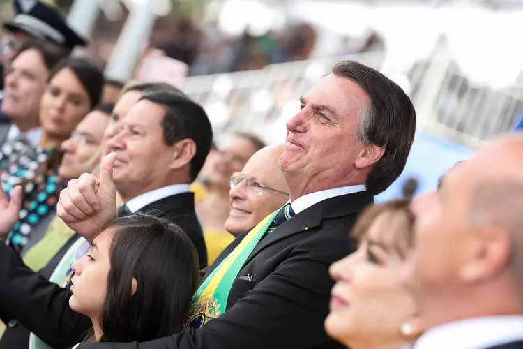 Jair Bolsonaro passou por três cirurgias na região abdominal em função da facada que sofreu em setembro do ano passado (Marcos Corrêa/PR/Flickr)