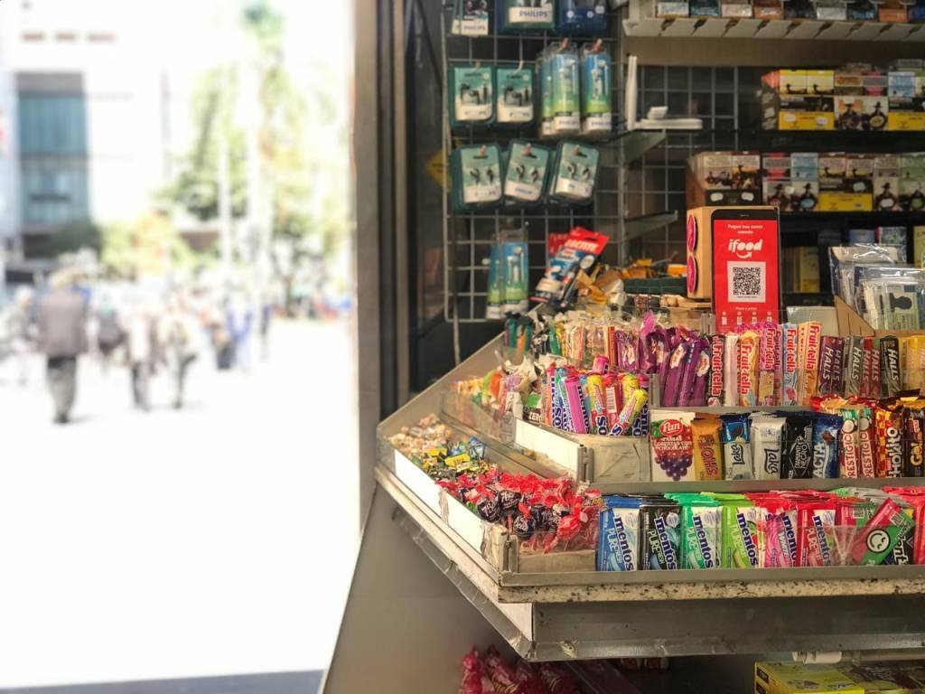 Totem da Movile Pay na avenida Paulista: poucas lojas que aceitam QR Code e carteiras que não se conversam são barreiras à disseminação da tecnologia (Movile Pay/Divulgação)