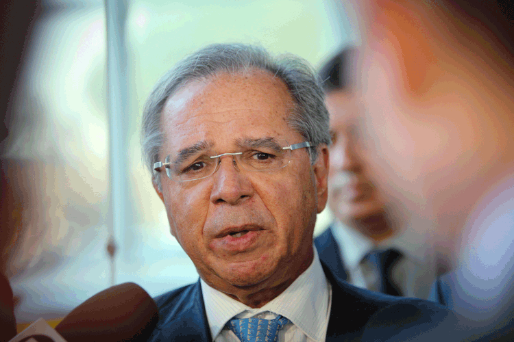 Paulo Guedes: ordem do ministro é compensar cada bilhão perdido na Previdência (Andre Coelho/Bloomberg)