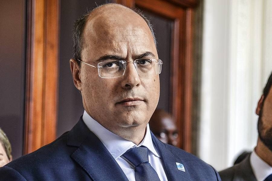 "Não sou químico", diz Witzel sobre perda de prazo para normalizar água