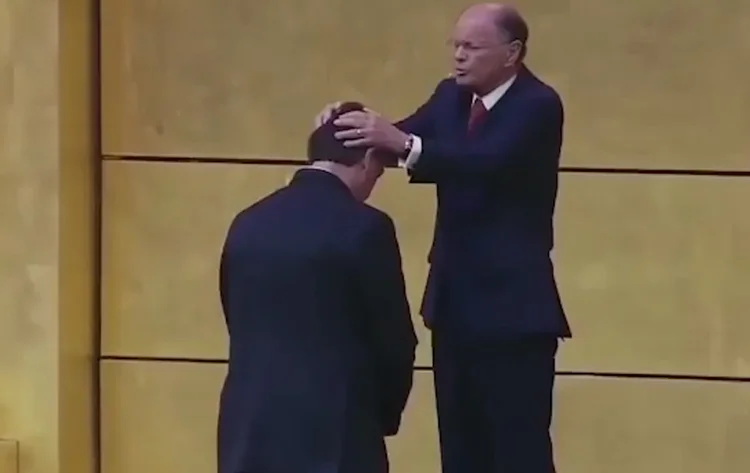 Jair Bolsonaro: presidente participou de culto do bispo Edir Macedo (Youtube/Reprodução)
