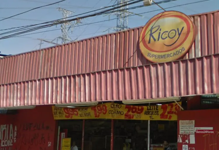 Supermercado Ricoy, na zona sul de SP: caso aconteceu em março de 2018, mas só veio à tona em setembro deste ano, depois que os vídeos foram divulgados pelos próprios agressores (Google Street View/Reprodução)