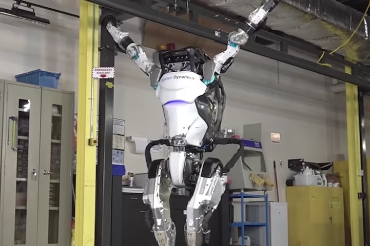 Em vídeo, robô Atlas mostra destreza digna de um ginasta