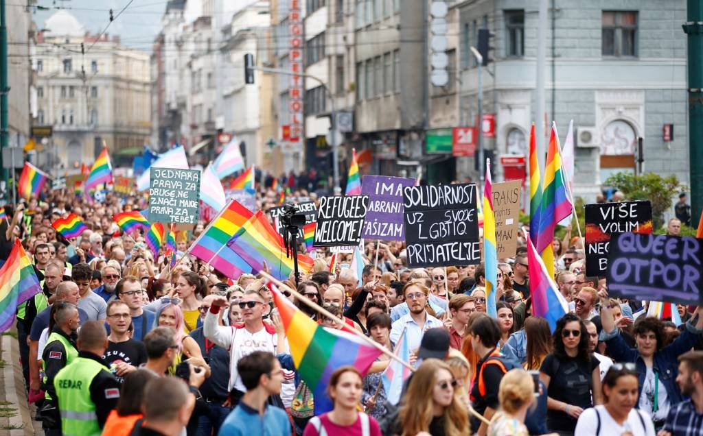 Sarajevo organiza sua primeira parada gay: evento ocorre em meio a fortes medidas de segurança, com cerca de 1.200 policiais mobilizados (Dado Ruvic/Reuters)