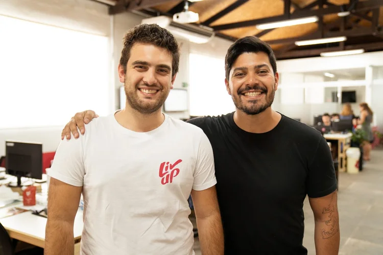 Henrique Castellani e Victor Santos, da Liv Up: 30 cidades atendidas com marmitas saudáveis e ultracongeladas (Liv Up/Divulgação)