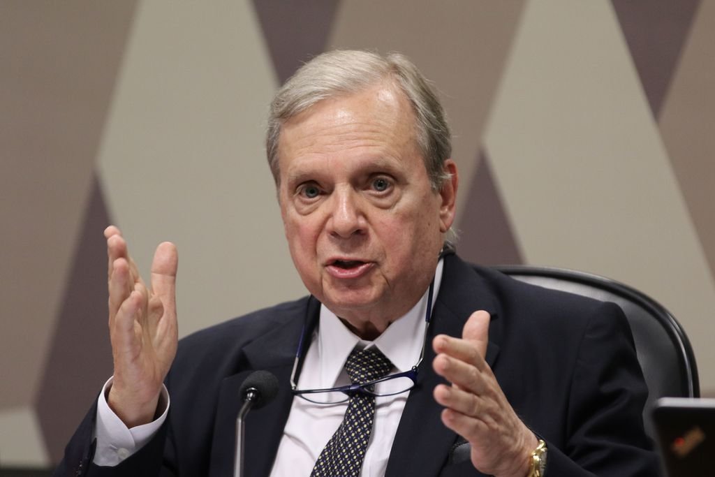 Tasso apresenta PEC alternativa com ampliação de R$ 80 bi no teto em 2023