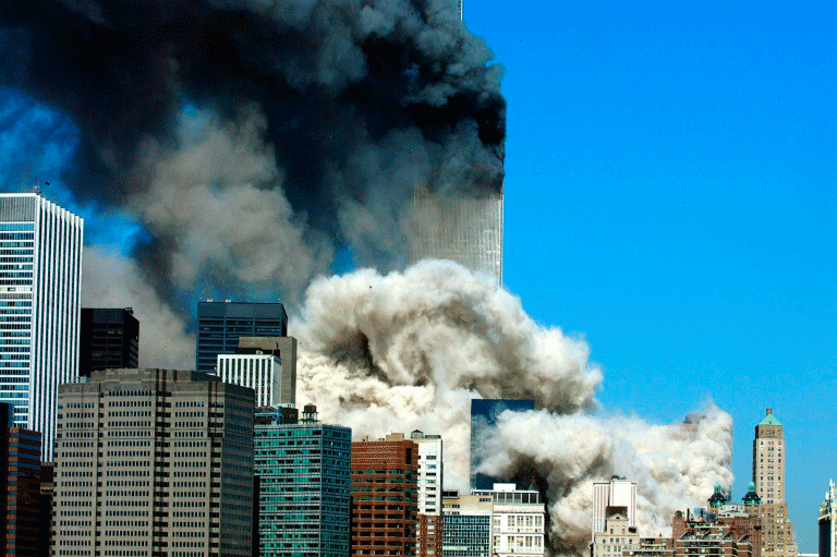 World Trade Center: queda das torres liberou no ar quantidades inéditas de produtos químicos, entre eles dioxinas, amianto e outras substâncias cancerígenas (AFP/AFP)