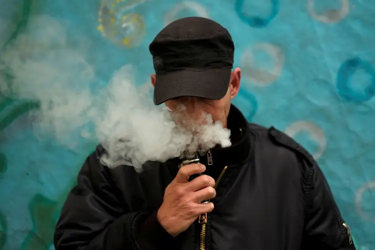 Cigarros eletrônicos: os vaporizadores já causaram 12 mortes nos EUA (David Mercado/File Photo/Reuters)