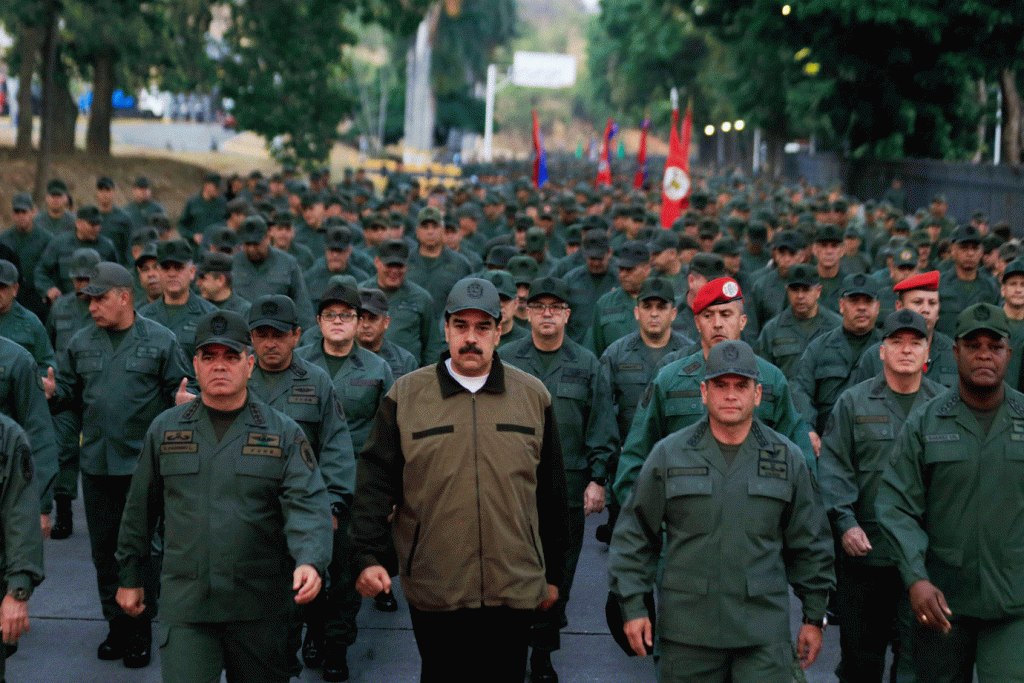 Dez soldados e policiais são condenados a 30 anos de prisão por ‘conspiração’, na Venezuela