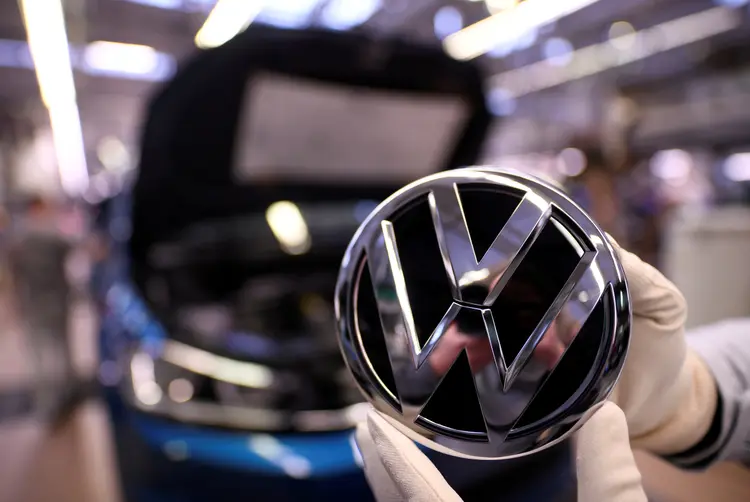 Volkswagen: empresa confirmou meta de ter margem operacional de 6,5% a 7,5% em 2019-2020 e de 7% a 8% em 2025 (Fabian Bimmer/File Photo/Reuters)