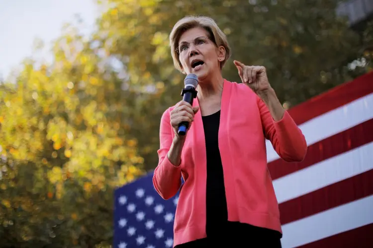 Warren: a pré-candidata democrata aparece pela primeira vez a frente de Joe Biden nas pesquisas de intenção de voto (Brian Snyder/Reuters)