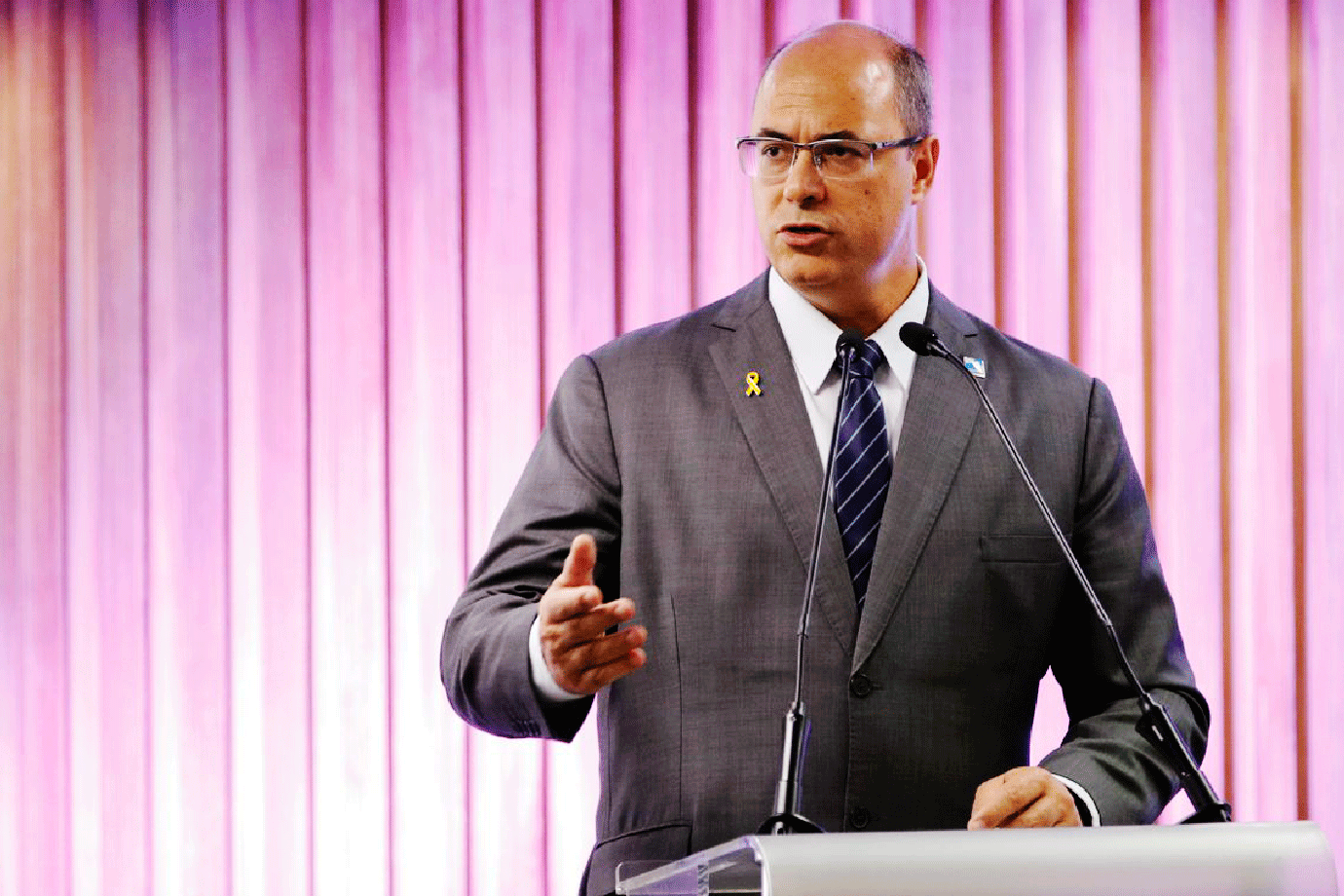 Witzel venderá 60% das ações do que restar da Cedae após concessão