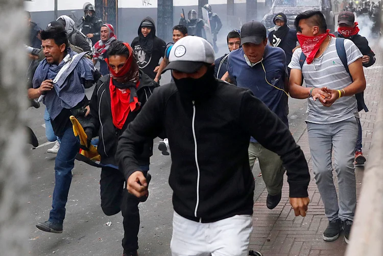 Protestos no Equador: população protesta contra política econômica de do presidente Moreno (Carlos Garcia Rawlins/Reuters)