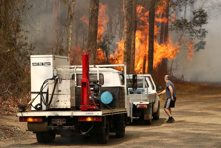 Incêndios: mais de 40 focos de incêndio simultâneos estão ativos no estado de Nova Gales do Sul (AAP Image/Jason O'Brien/Reuters)