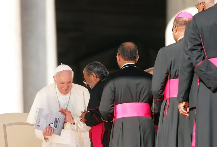 Francisco: papa já afirmou que reza para que não haja cisma, mas que "não tem medo". (Remo Casilli/Reuters)