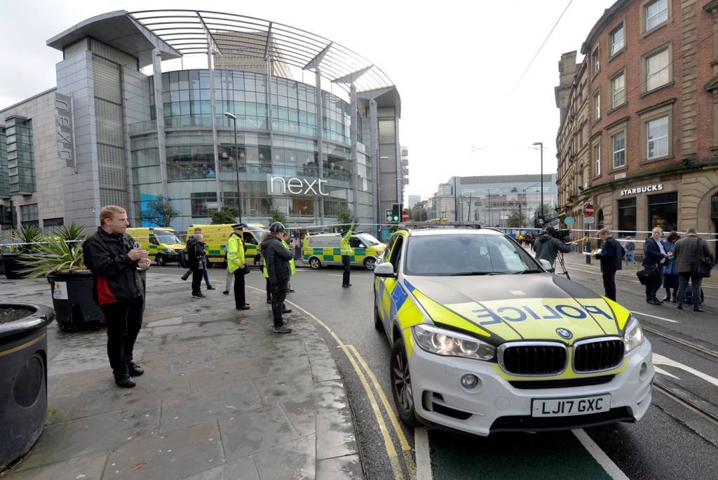 Polícia antiterrorismo investiga ataque com faca que feriu 5 em Manchester