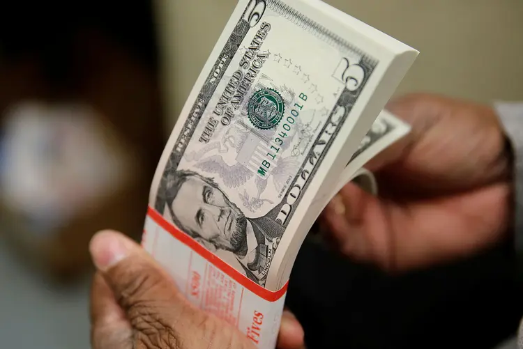 Dólar: na terça-feira, a moeda norte-americana terminou a sessão com ganho de 0,40% (Gary Cameron/Reuters)