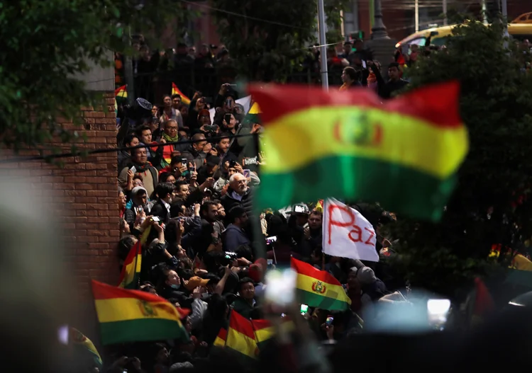 Manifestação em Bolívia: oposicionistas acusam o tribunal por suposta fraude em favor do presidente Evo Morales, que busca um quarto mandato (Ueslei Marcelino/Reuters)