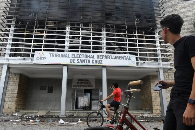 Bolívia: oposição critica apuração de votos (Rodrigo Urzagasti/Reuters)