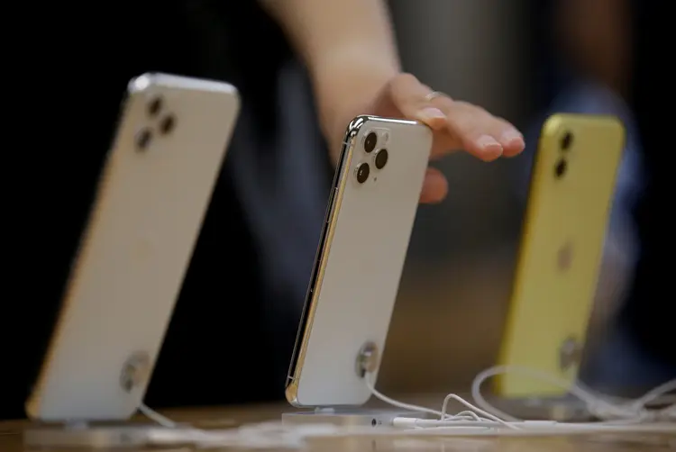 iPhones: vendas do produto vêm desacelerando nos últimos trimestres (Jason Lee/File Photo/Reuters)