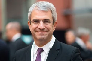 Imagem referente à matéria: CEO da Nestlé é demitido por se relacionar com funcionária; veja o que já se sabe