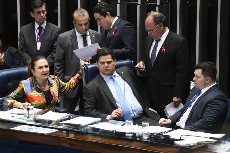 Senado: para parlamentares, medidas econômicas só passam se houver "pacote de bondade" (Marcos Oliveira/Agência Senado)