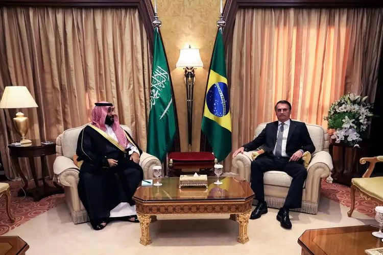 Jair Bolsonaro e Mohammed bin Salman: presidente se encontrou com o príncipe herdeiro do Reino da Arábia Saudita (José Dias/PR/Flickr)