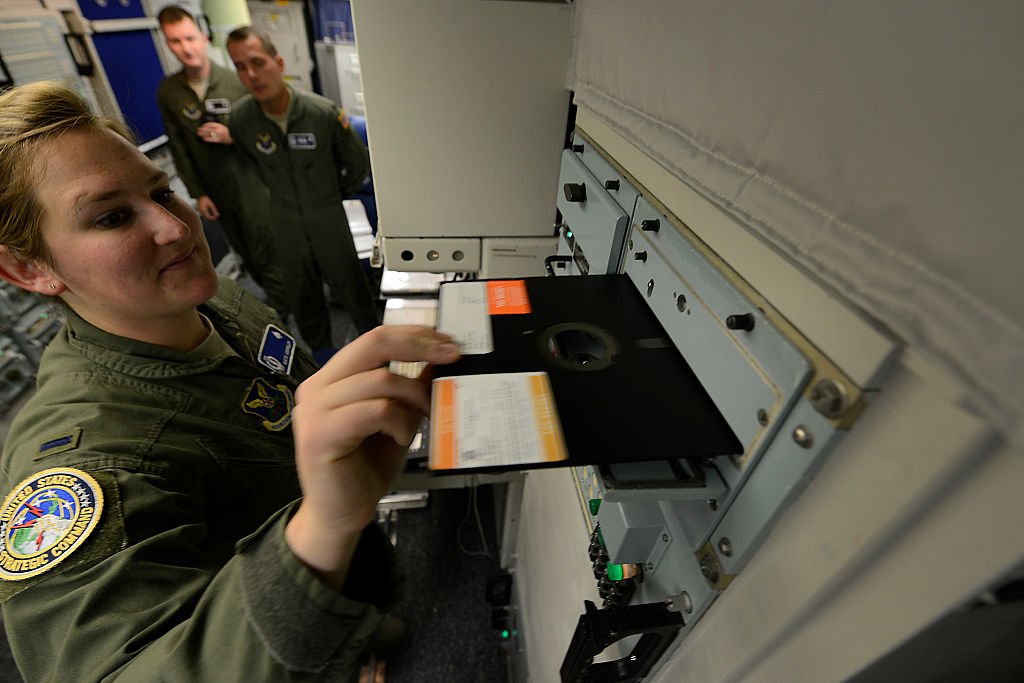 Depois de quase meio século, exército americano parou de usar disquetes