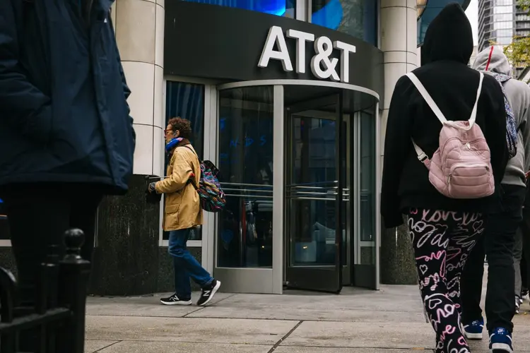 AT&T: empresa tem dívida de 153,5 bilhões de dólares (Taylor Glascock/Bloomberg)