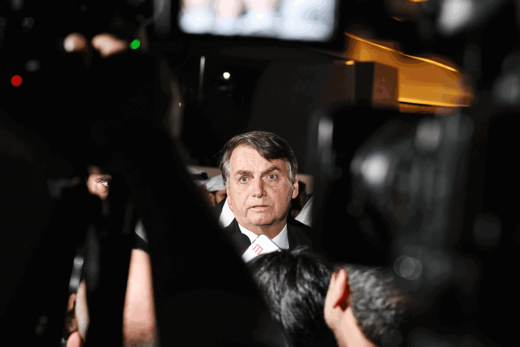 Bolsonaro diz que não vai parabenizar Fernández após vitória na Argentina