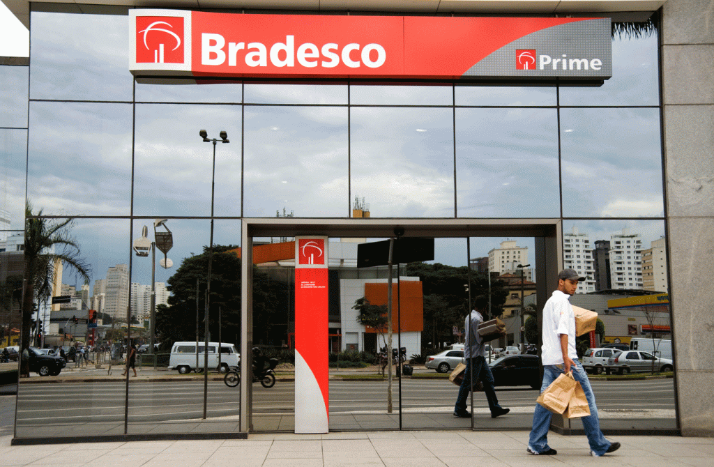 Bradesco (BBDC4): lucro líquido do banco caiu 75,9% na comparação anual (Paulo Fridman/Bloomberg)
