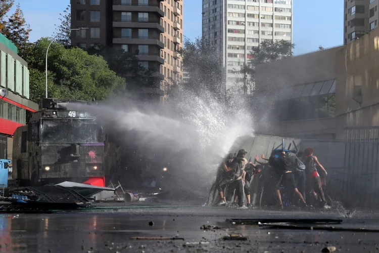 Chile: país passa por onde de manifestações contra o governo  (Ivan Alvarado/Reuters)