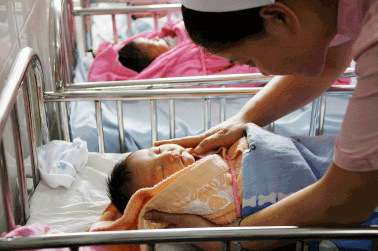 Maternidade: agora é permitido na China que os casais tenham dois filhos (AFP/AFP)