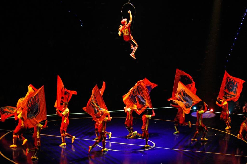 Cirque du Soleil faz espetáculo "Messi10" inspirado no jogador argentino