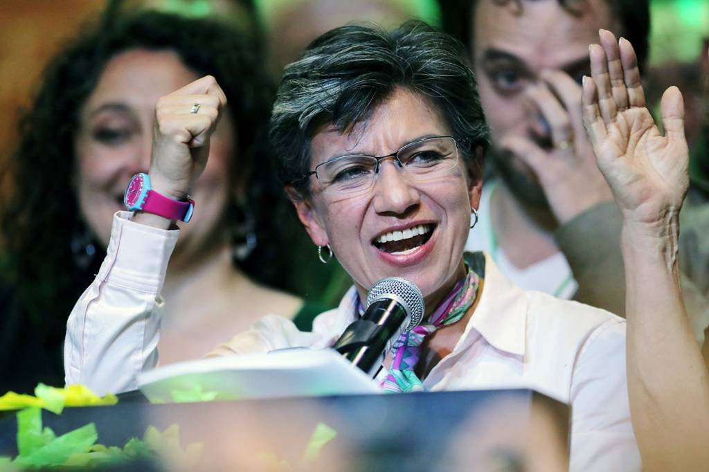 Claudia López faz história e é a 1ª lésbica eleita como prefeita de Bogotá