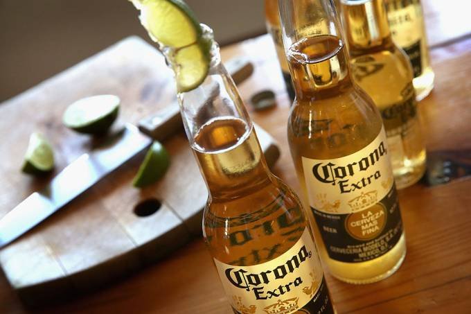 A mais recente empreitada são os bares Vista Corona, voltados para a cerveja Corona (Scott Olson/Getty Images)